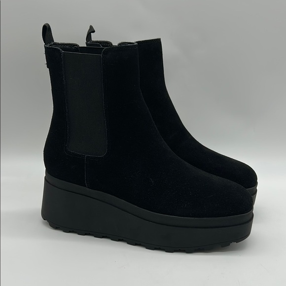 2261- Calvin Klein Jeans Black Platform Suede Ankle Boots Size 7.5 - Picture 2 of 11